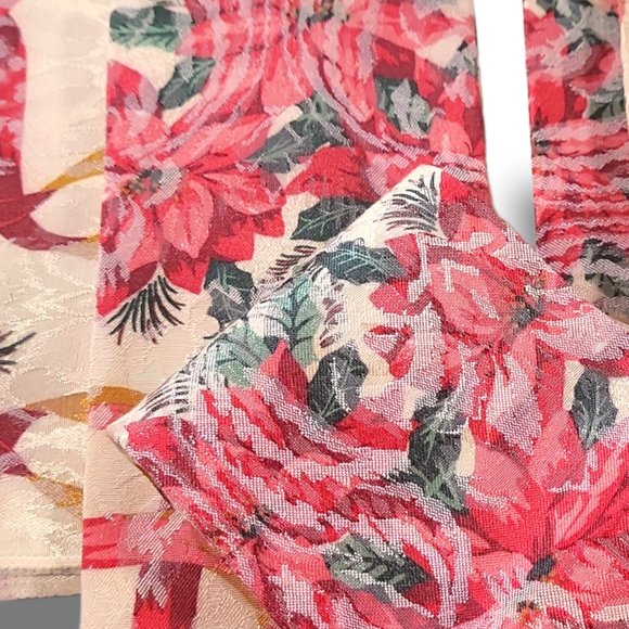 Christmas Pattern Cloth Damask Napkin Set (6) 17 x 17 - Picture 5 of 5